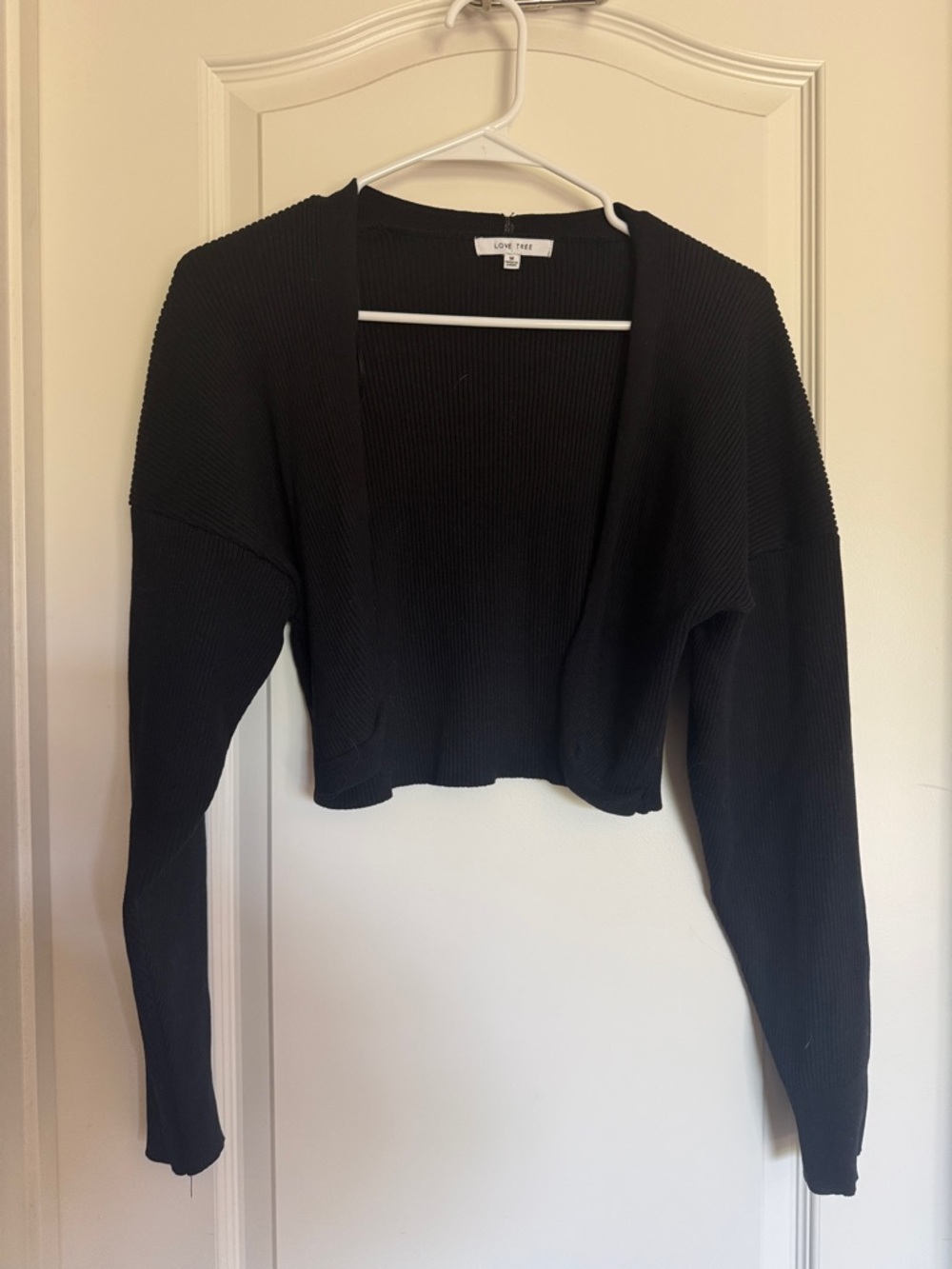 Love Tree Black Cropped Open-Front Cardigan / BB44